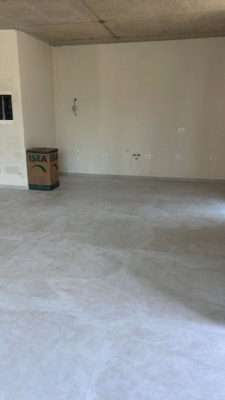 Tirane, jepet me qera zyre Kati 1, 163 m² 3.000 € (ALTANA REZIDENC)