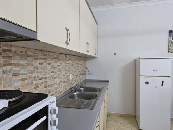 Tirane, jepet me qera apartament 1+1+Ballkon Kati 7, 92 m² 550 € (don bosko)
