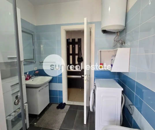 Shkoder, jepet me qera apartament 1+1+Ballkon Kati 2, 60 m² 400 € (GJUHADOL)