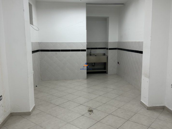 Tirane, jepet me qera ambjent biznesi Kati 0, 40 m² 550 € (RRUGA ABDYL FRASHERI, SHESHI WILLSON)