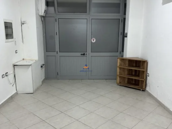 Tirane, jepet me qera ambjent biznesi Kati 0, 40 m² 550 € (RRUGA ABDYL FRASHERI, SHESHI WILLSON)