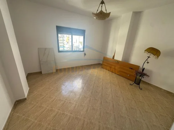 Durres, shitet apartament 1+1 Kati 4, 70 m² 85.000 € 