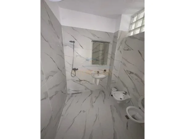 Durres, shitet apartament 1+1 Kati 4, 70 m² 85.000 € 