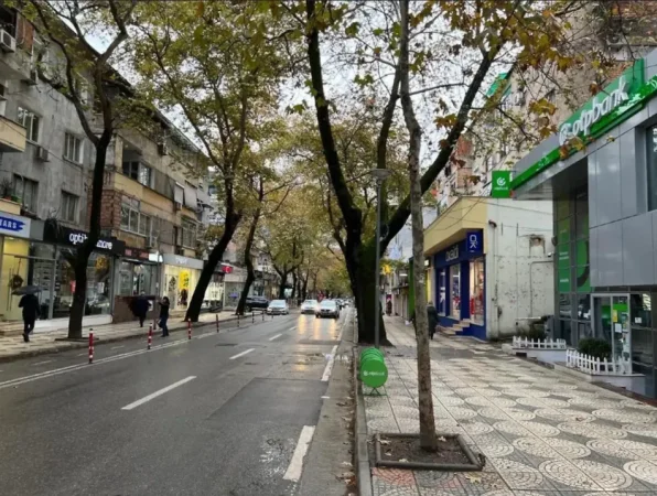 Tirane, jepet me qera apartament 2+1 Kati 1, 110 m² 1.200 € 