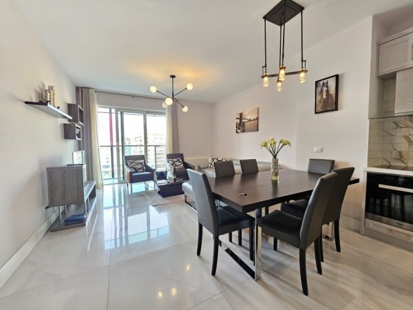 Tirane, jepet me qera apartament 2+1+Ballkon Kati 6, 125 m² 2200 €