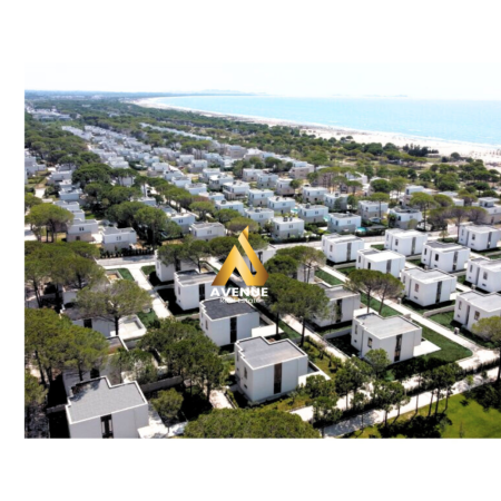 Green and White Minimalist House for Sale Facebook Post - 2025-10-03T145132.643.png