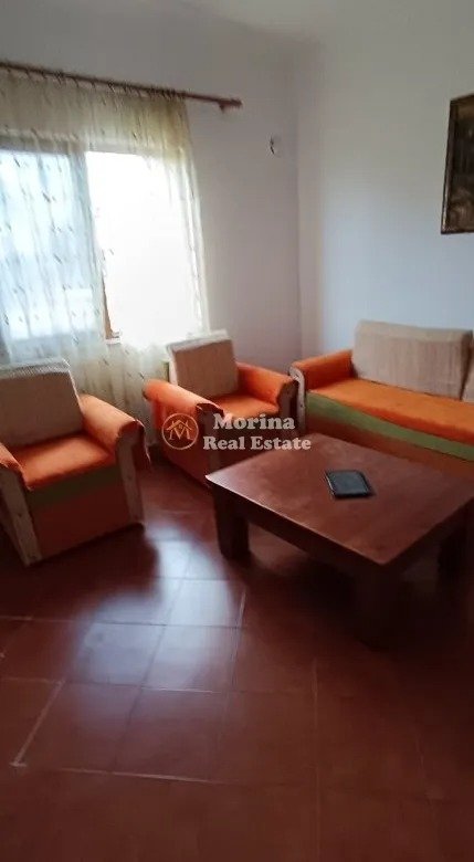 Tirane, jepet me qera shtepi 3+1+Ballkon Kati 2, 120 m² 500 € (Poligrafiku)