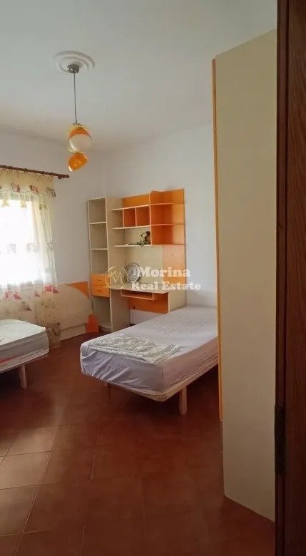 Tirane, jepet me qera shtepi 3+1+Ballkon Kati 2, 120 m² 500 € (Poligrafiku)