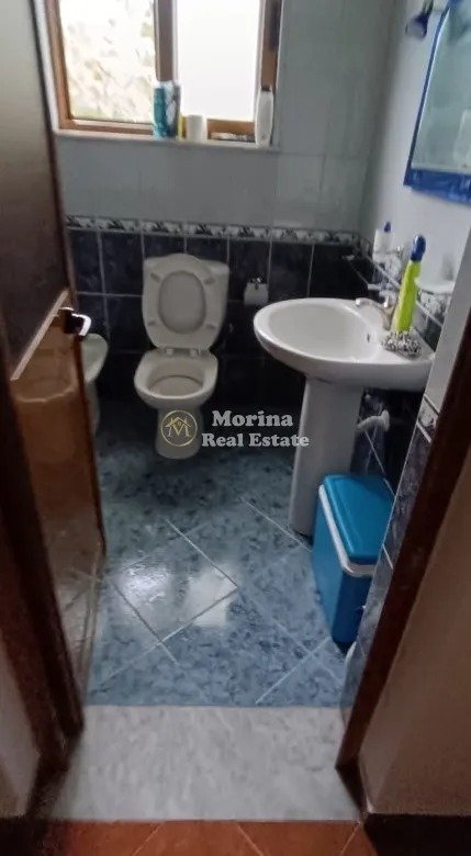 Tirane, jepet me qera shtepi 3+1+Ballkon Kati 2, 120 m² 500 € (Poligrafiku)