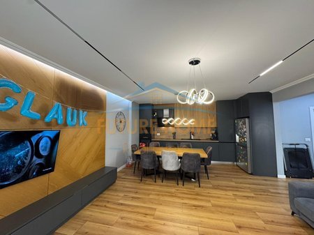 Tirane, shitet apartament 2+1 Kati 12, 117 m² 310.000 € 