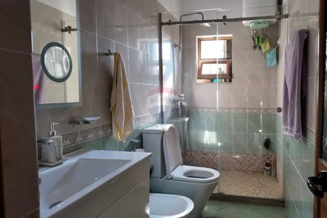 Tirane, shitet Vile 3 Katshe , 256 m² 350.000 € (Rruga Shefqet Kuka)