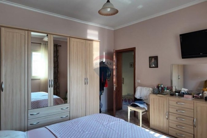 Tirane, shitet Vile 3 Katshe , 256 m² 350.000 € (Rruga Shefqet Kuka)