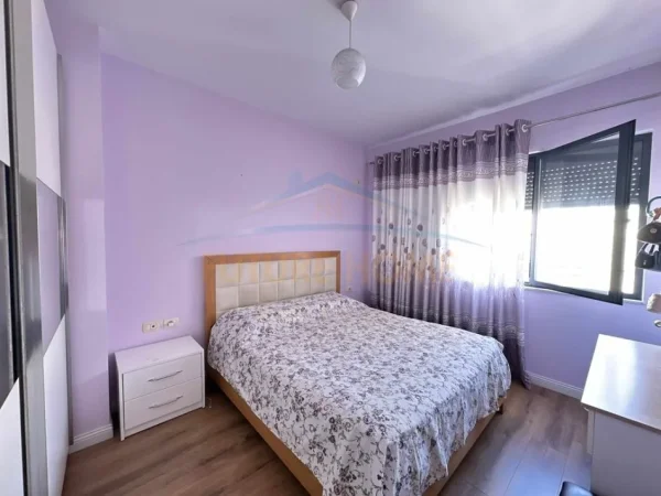 Tirane, jepet me qera apartament 2+1+Aneks+Ballkon Kati 8, 112 m² 450 € (Misto mame)