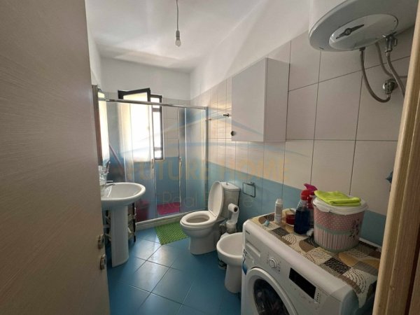 Tirane, jepet me qera apartament 2+1+Aneks+Ballkon Kati 8, 112 m² 450 € (Misto mame)