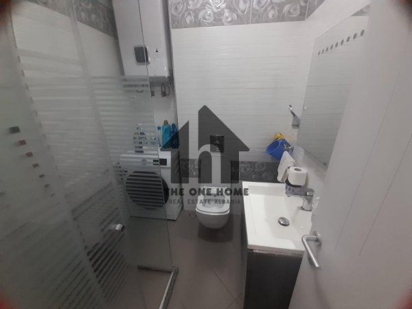 Tirane, jepet me qera apartament 2+1+Ballkon Kati 7, 99 m² 700 € (Zogu i Zi)