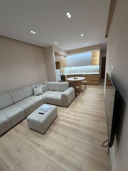 Tirane, jepet me qera apartament 2+1+Ballkon Kati 4, 115 m² 899 € (VIZION PLUS)