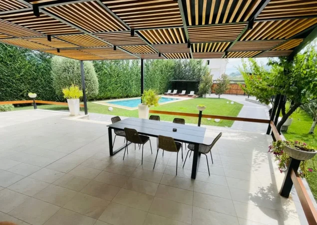 Tirane, jepet me qera Vile 2 Katshe , 4.500 € (Teg)