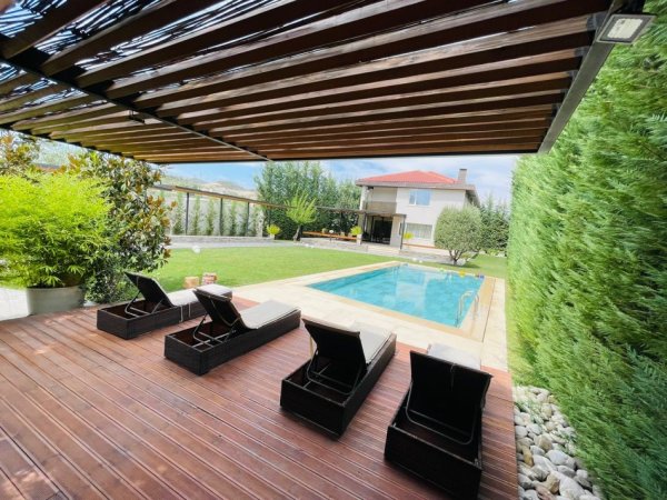 Tirane, jepet me qera Vile 2 Katshe , 4.500 € (Teg)