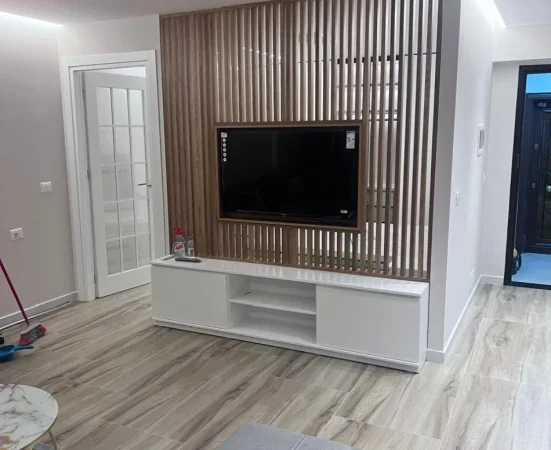 Tirane, jepet me qera apartament 1+1 Kati 5, 60 m² 650 € (prane shkolles Servete Maci)