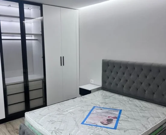 Tirane, jepet me qera apartament 1+1 Kati 5, 60 m² 650 € (prane shkolles Servete Maci)