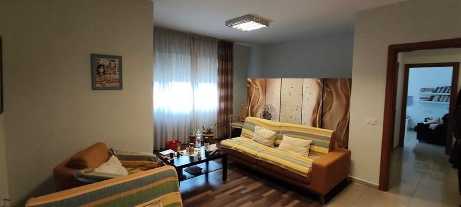 Tirane, shitet apartament 1+1 Kati 1, 71 m² 170.000 € (Godina Kristal Center)