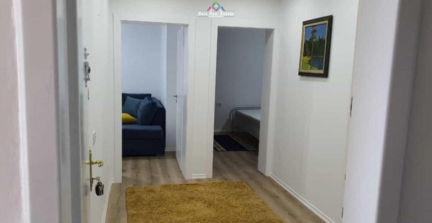 Tirane, jepet me qera apartament 2+1 Kati 4, 80 m² 550 € (prane Bar Angolo)