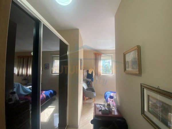 Tirane, shitet apartament 1+1+Ballkon Kati 3, 82 m² 155.000 € (TREGU ELEKTRIK)