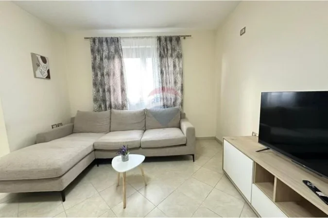 Tirane, shitet apartament 1+1 Kati 4, 54 m² 98.000 € (Xhamia Xhura)