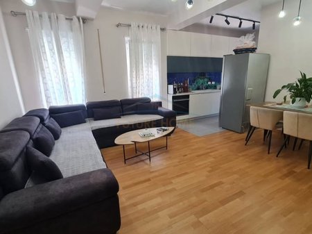 Tirane, shitet apartament 2+1 Kati 5, 89 m² 205.000 € 
