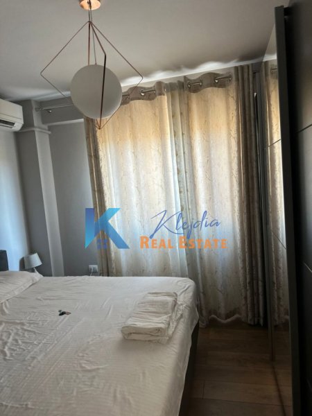 Tirane, jap me qera apartament 2+1+Ballkon Kati 6, 90 m² 800 € (Rruga Jordan Misja, Kompleksi Gener 2)
