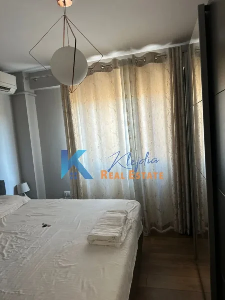 Tirane, jap me qera apartament 2+1+Ballkon Kati 6, 90 m² 800 € (Rruga Jordan Misja, Kompleksi Gener 2)