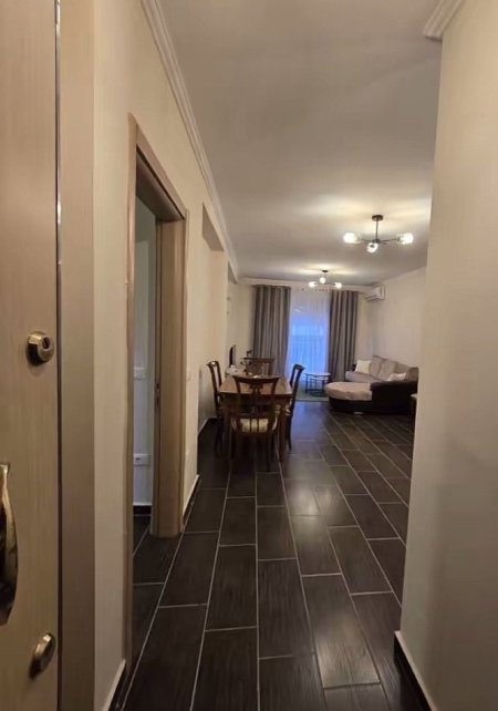 Tirane, jepet me qera apartament 2+1 Kati 5, 118 m² 500 € (YZBERISHT)