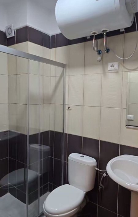Tirane, jepet me qera apartament 2+1 Kati 5, 118 m² 500 € (YZBERISHT)