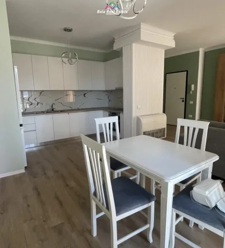 Tirane, jepet me qera apartament 2+1+Ballkon Kati 4, 110 m² 1.200 € (Rruga Besim Imami)