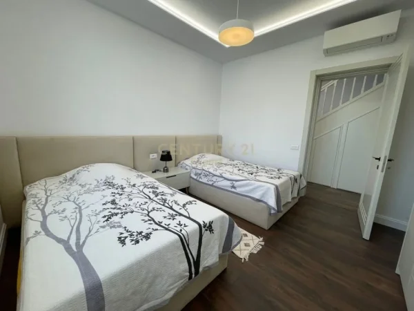 Tirane, jepet me qera Vile 1 Katshe Kati 1, 200 m² 2.500 € (Mullet)