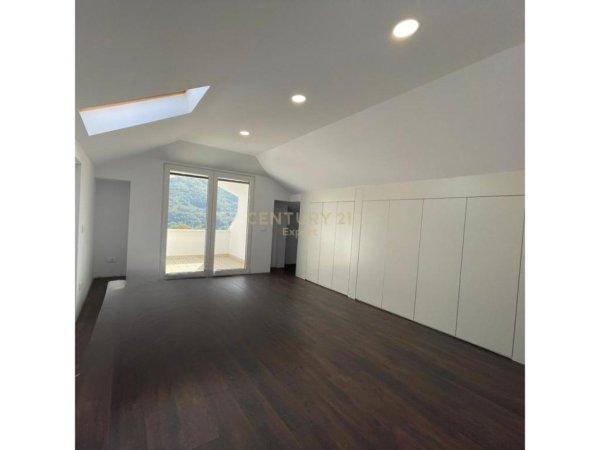 Tirane, jepet me qera Vile 1 Katshe Kati 1, 200 m² 2.500 € (Mullet)