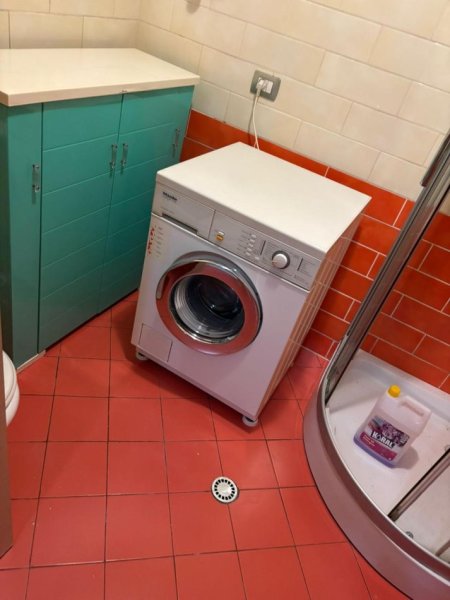 Tirane, jepet me qera apartament 1+1+Ballkon Kati 5, 68 m² 500 € (rruga haxhi hysen dalliu prane prokurorise)