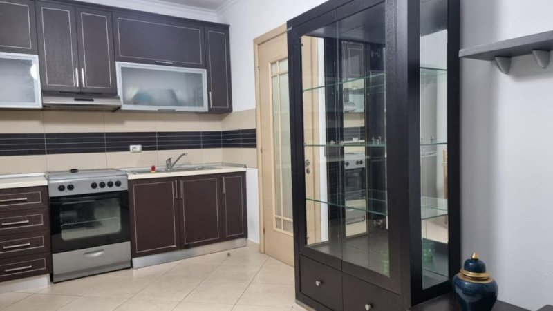 Tirane, jepet me qera apartament 1+1+Ballkon Kati 5, 68 m² 500 € (rruga haxhi hysen dalliu prane prokurorise)