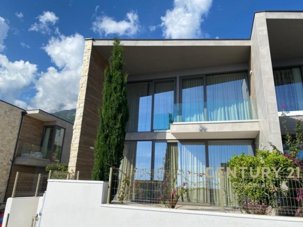 Vlore, shitet Vile 2 Katshe Kati 2, 153 m² 1.050.000 € (Dhermi , Olea Residence)