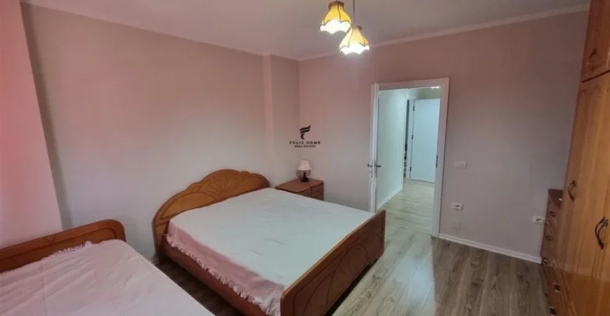 Tirane, jepet me qera apartament 1+1 , 60 m² 550 € (DON BOSKO)