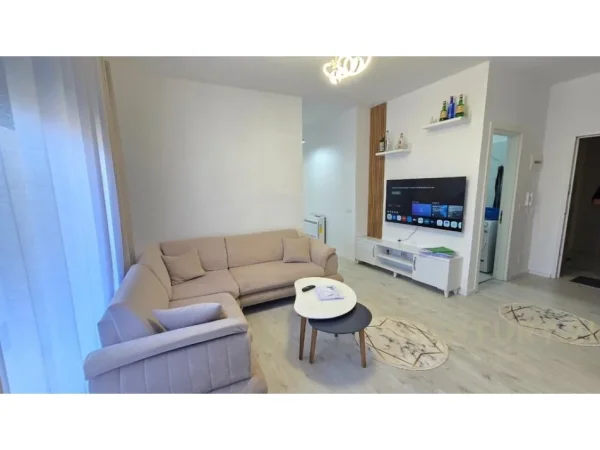 Tirane, jepet me qera apartament 2+1+Aneks+Ballkon Kati 7, 102 m² 750 € (Don Bosko)
