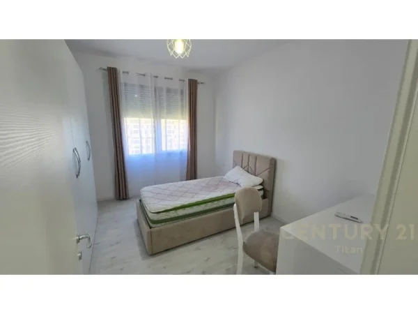 Tirane, jepet me qera apartament 2+1+Aneks+Ballkon Kati 7, 102 m² 750 € (Don Bosko)