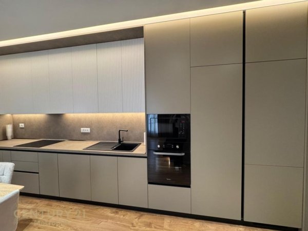 Tirane, jepet me qera apartament 2+1+Aneks+Ballkon Kati 5, 99 m² 1.100 € (Shkolla e Kuqe)