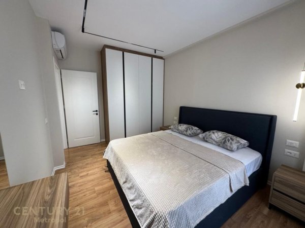 Tirane, jepet me qera apartament 2+1+Aneks+Ballkon Kati 5, 99 m² 1.100 € (Shkolla e Kuqe)