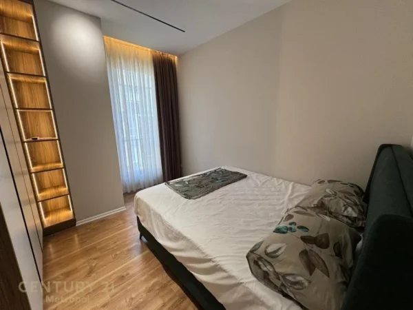 Tirane, jepet me qera apartament 2+1+Aneks+Ballkon Kati 5, 99 m² 1.100 € (Shkolla e Kuqe)