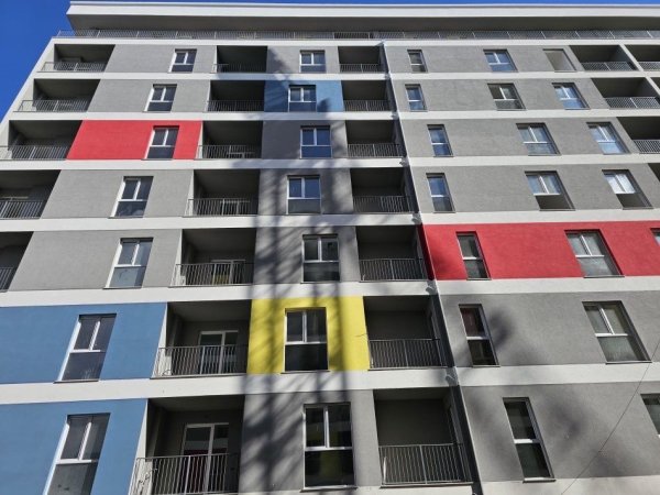 Tirane, jepet me qera zyre Kati 8, 125 m² 500 € (UNIVERS CITY)