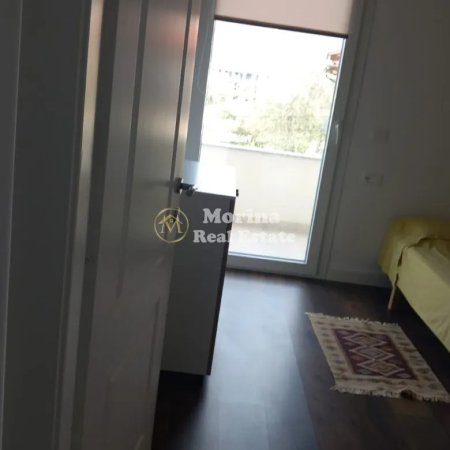 Tirane, jepet me qera shtepi 1+1+Ballkon Kati 1, 65 m² 400 € (Ali Demi)
