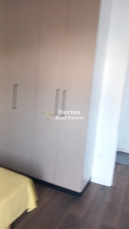 Tirane, jepet me qera shtepi 1+1+Ballkon Kati 1, 65 m² 400 € (Ali Demi)