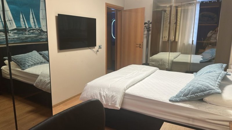 Tirane, jepet me qera apartament 2+1 Kati 4, 750 € 