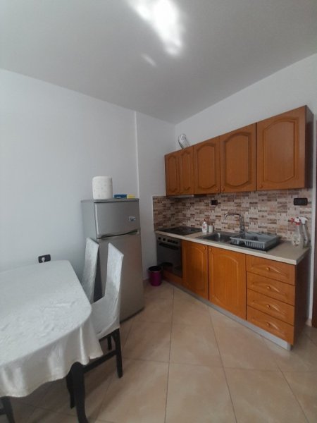 Tirane, jepet me qera apartament 2+1 Kati 4, 87 m² 450 € (Vila L, Astir, Tiranë.)